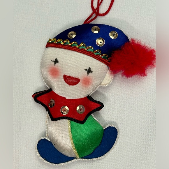 Set of 7 vintage Christmas ornaments Mix, 2 of them shiny bright. - Picture 7 of 11